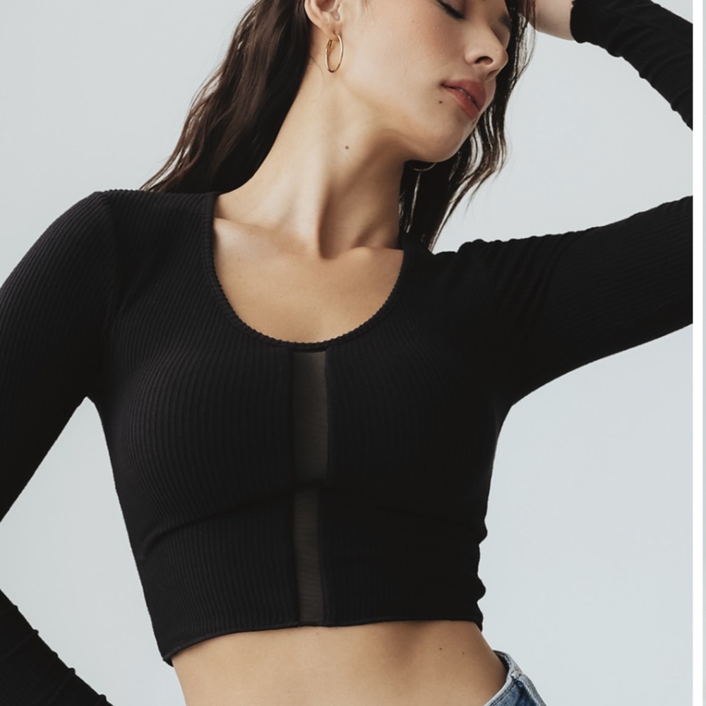Klassy Network Mesh Cut Out Brami Top